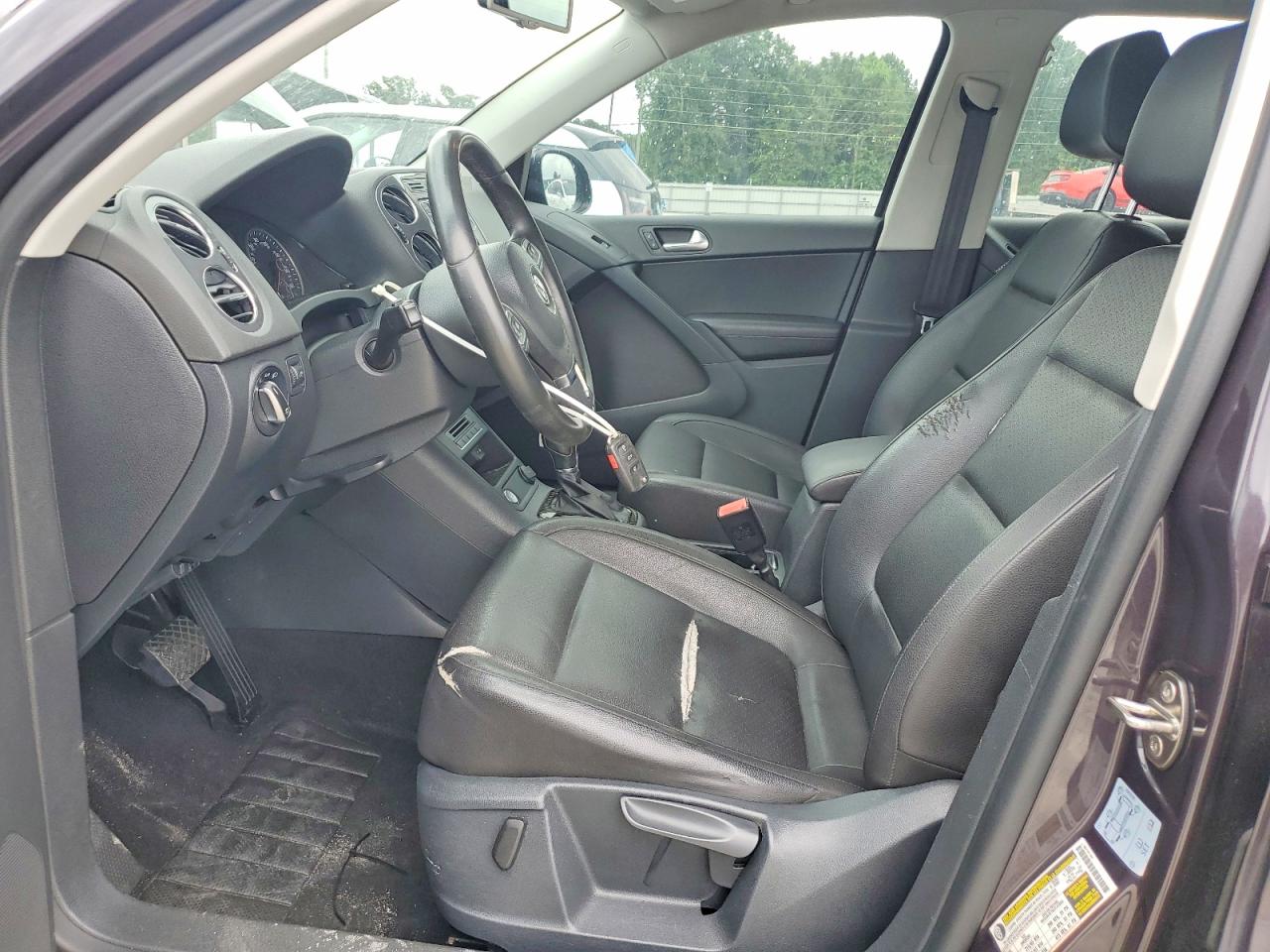 Volkswagen Tiguan S