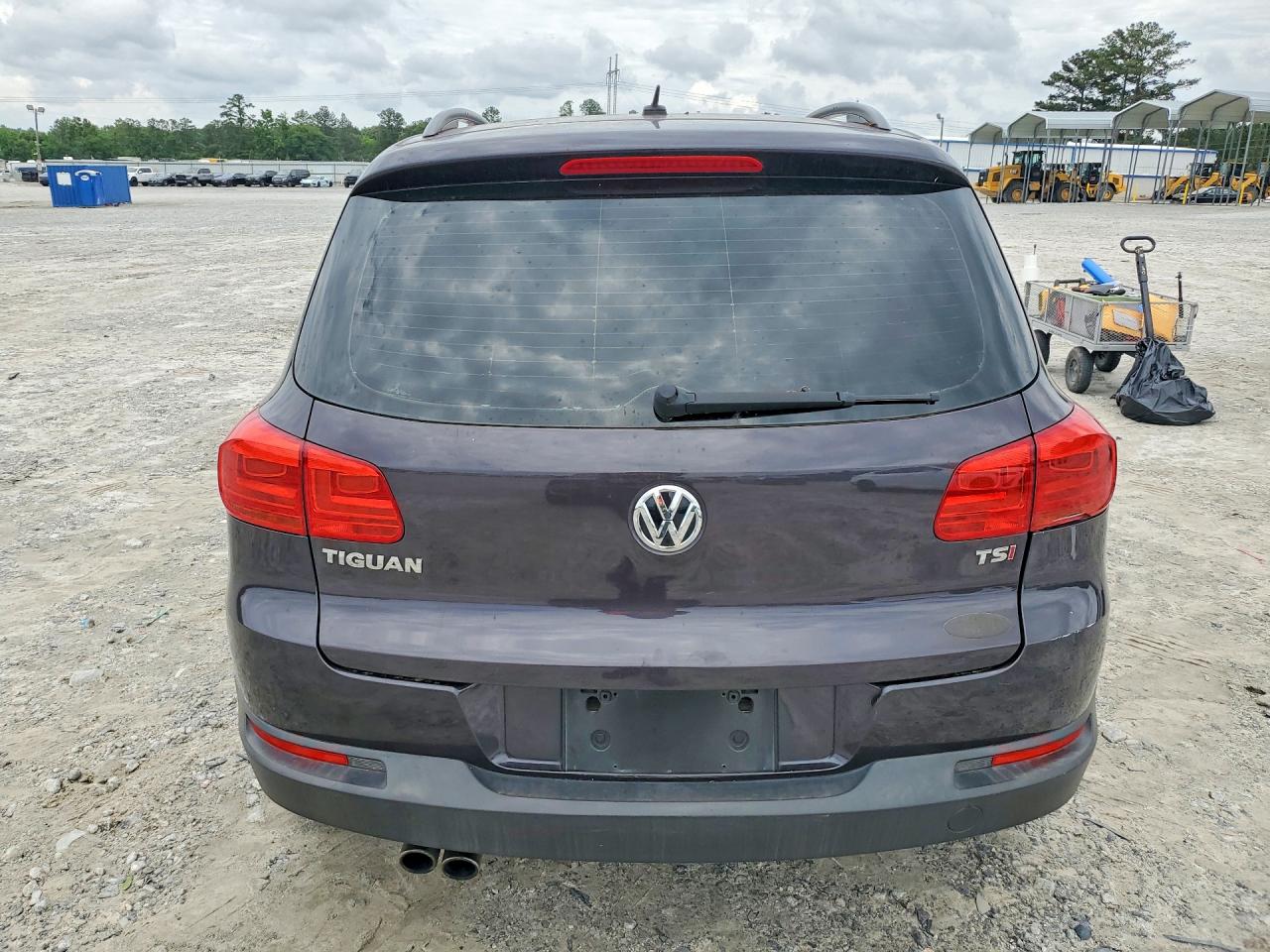 Volkswagen Tiguan S