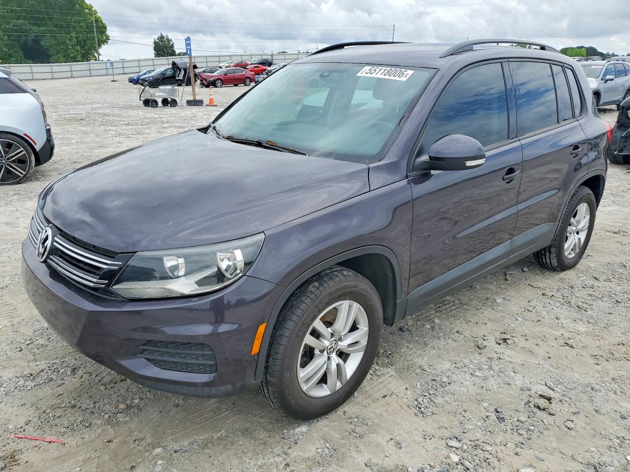 Salvage Volkswagen Tiguan Image