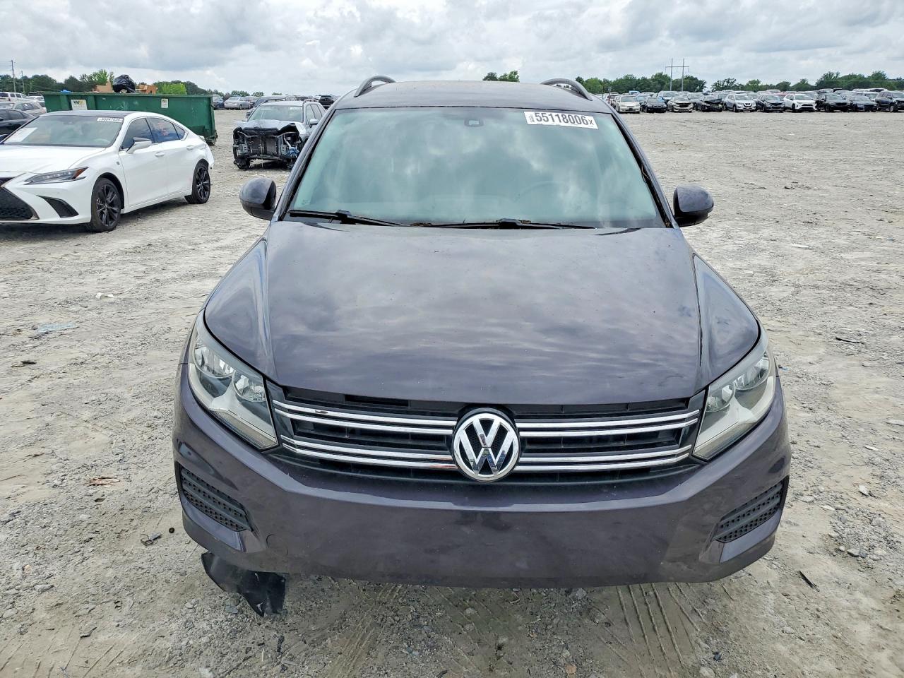 Volkswagen Tiguan S
