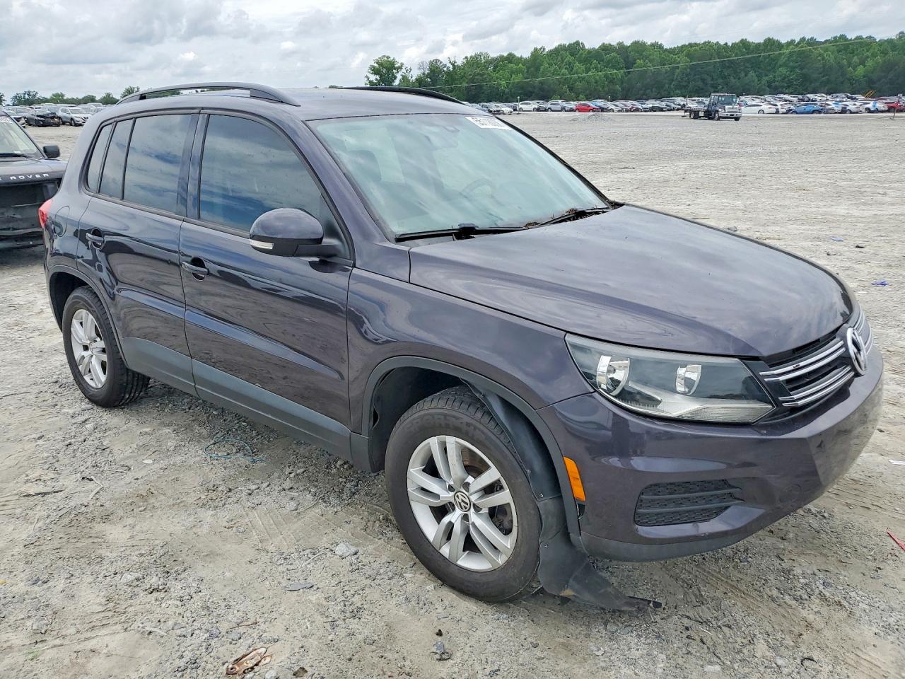 Volkswagen Tiguan S