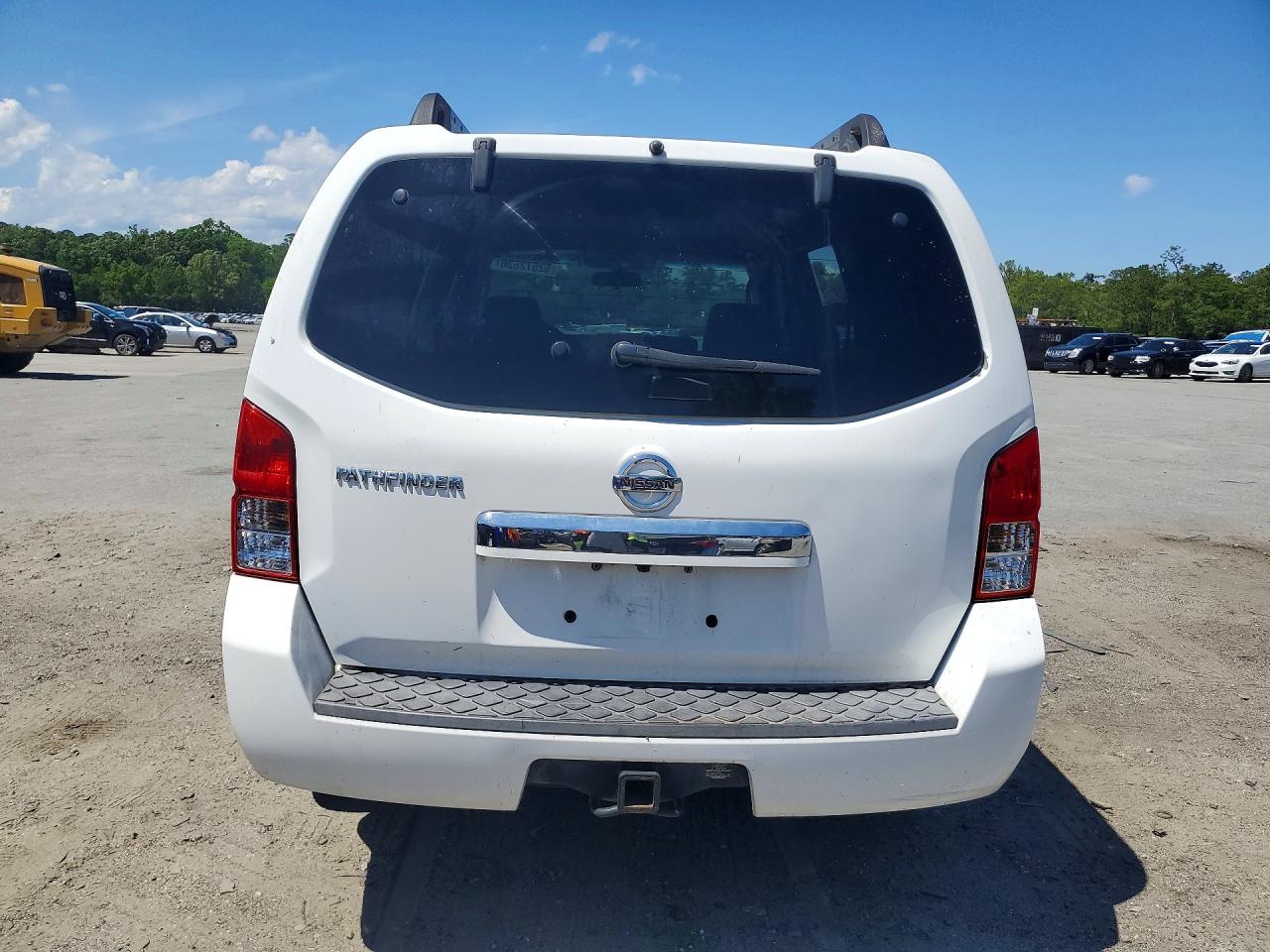 Nissan Pathfinder S