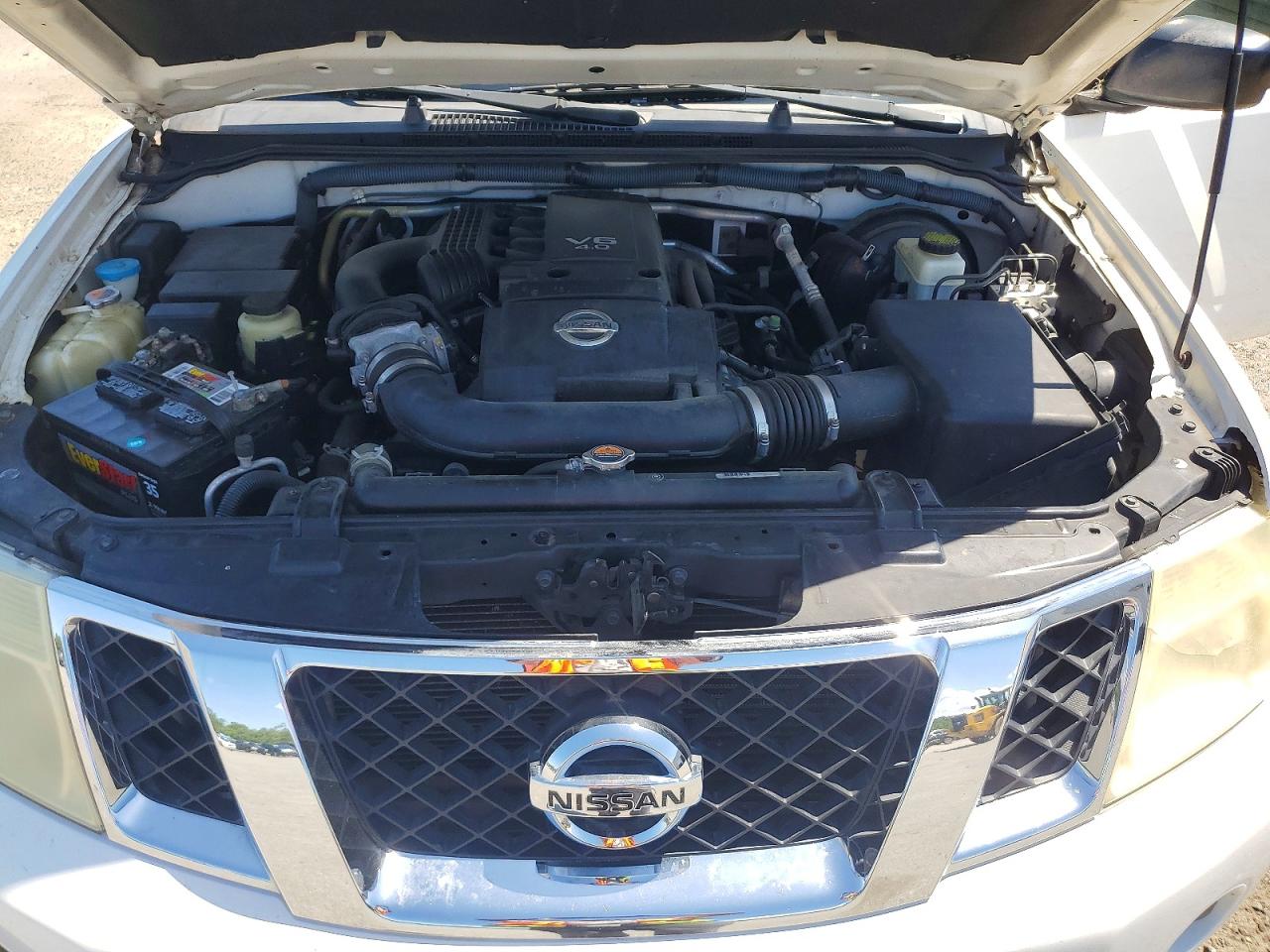 Nissan Pathfinder S