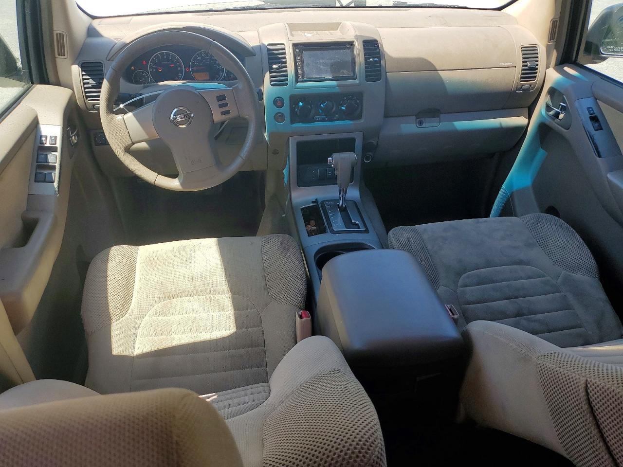 Nissan Pathfinder S