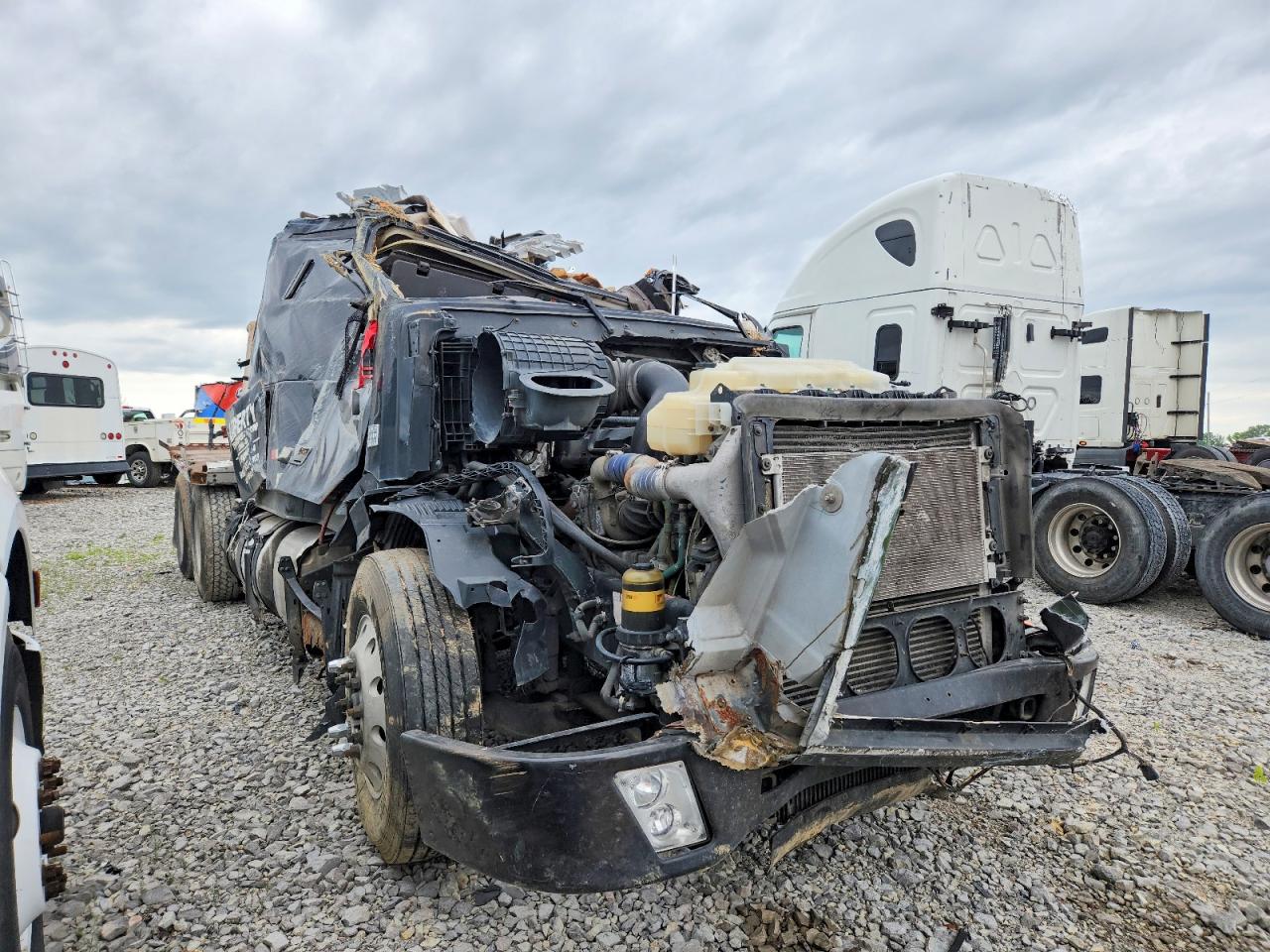 Salvage Volvo Vnl Image