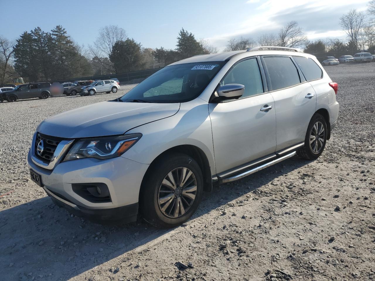 Salvage Nissan Pathfinder Image