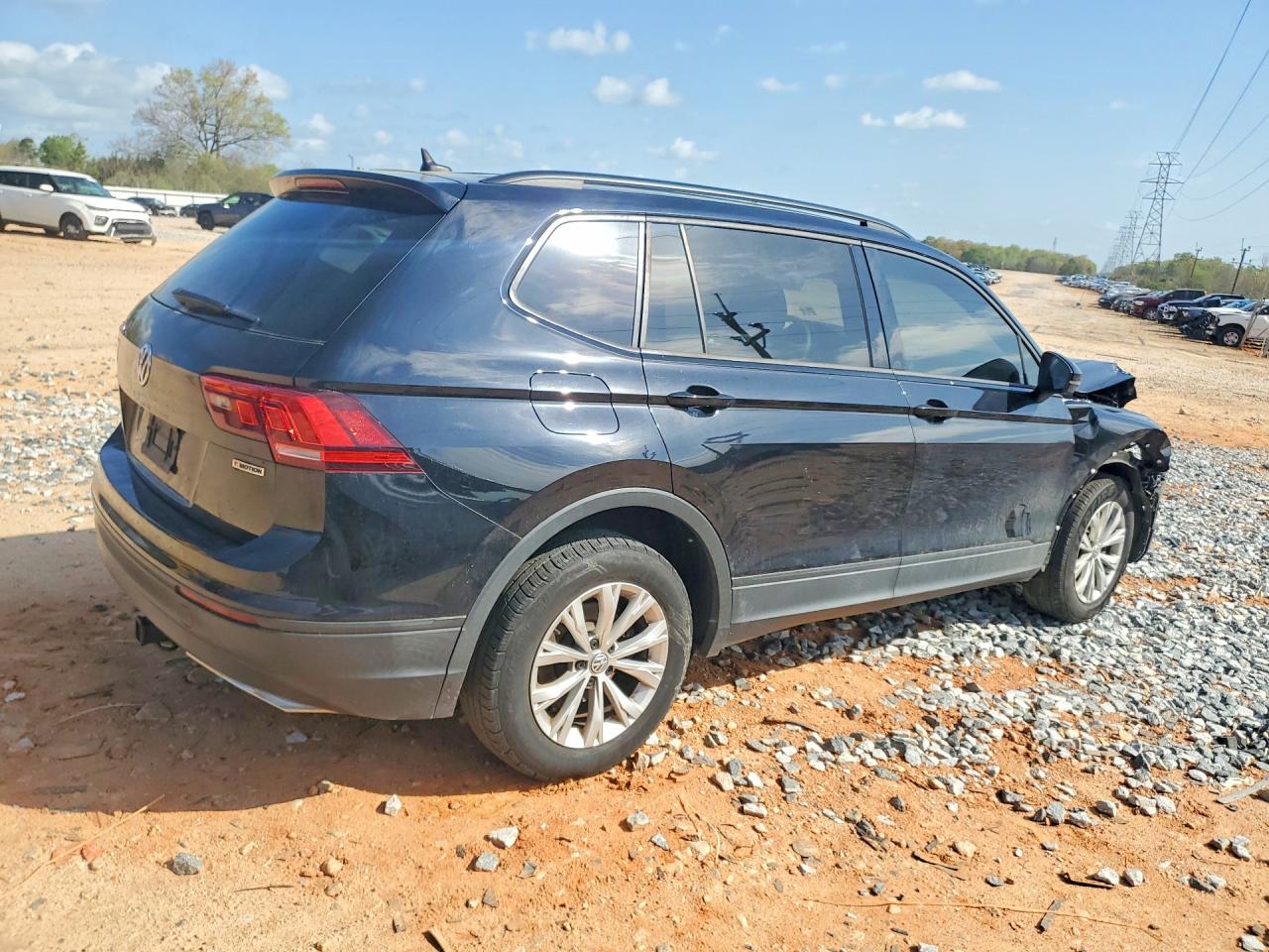 Volkswagen Tiguan S