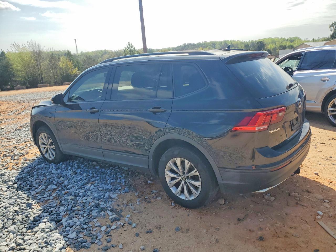 Volkswagen Tiguan S