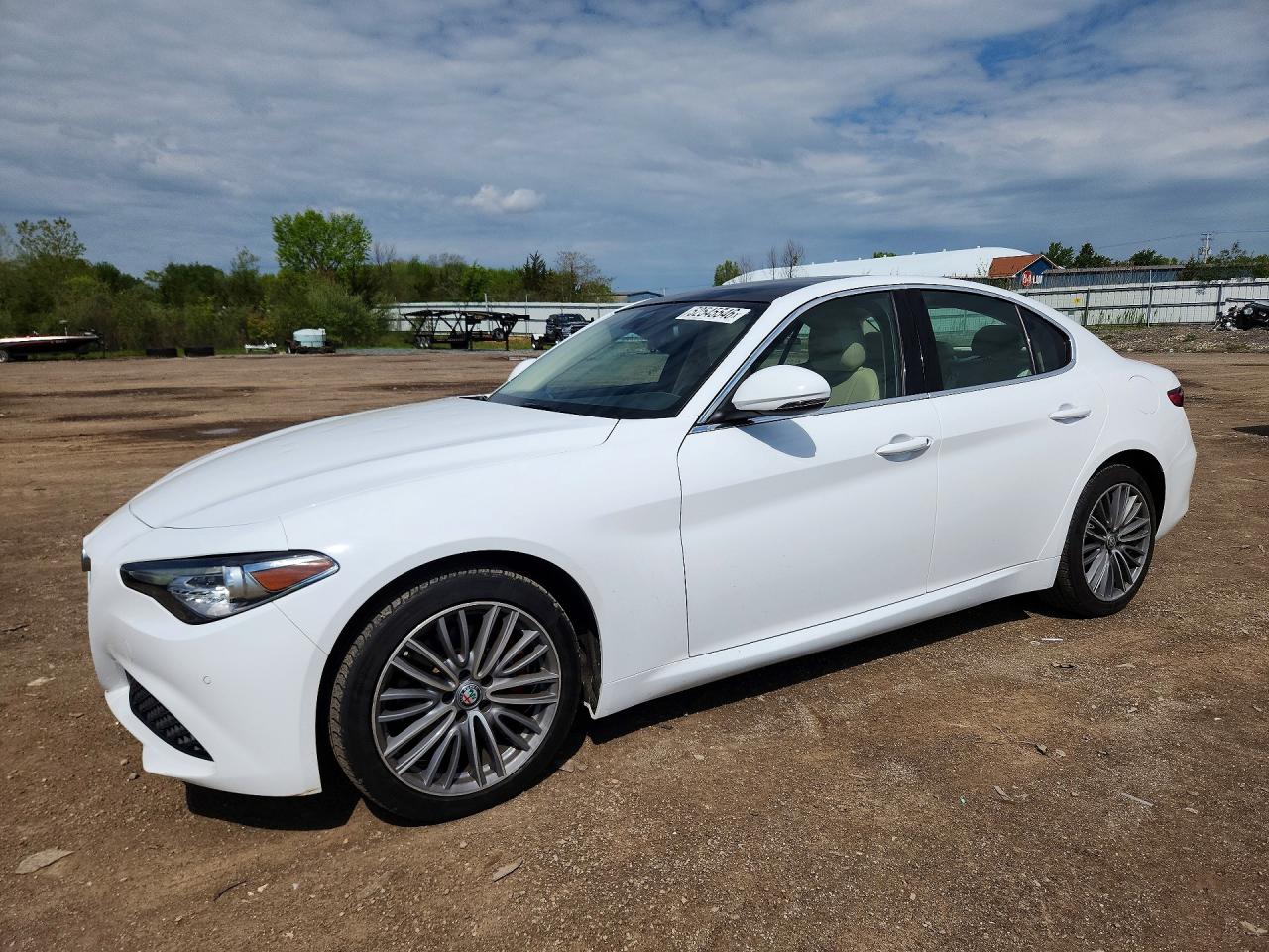 Salvage Alfa Romeo Giulia Image