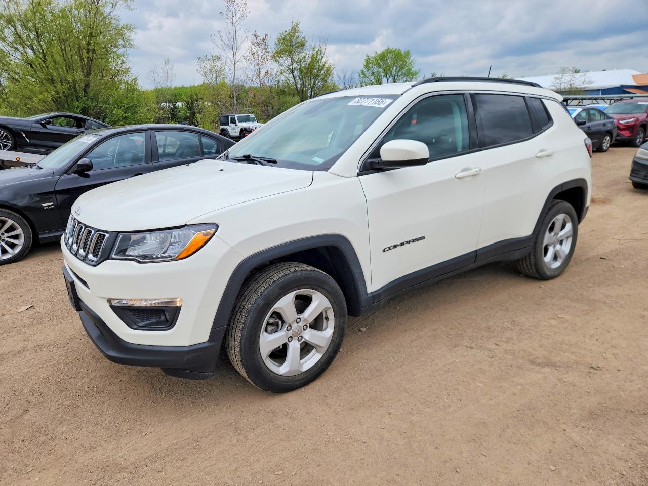 Salvage Jeep Compass Image