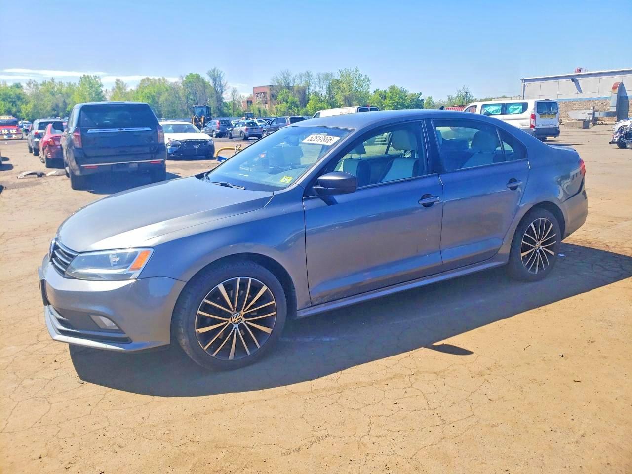 Salvage Volkswagen Jetta Image