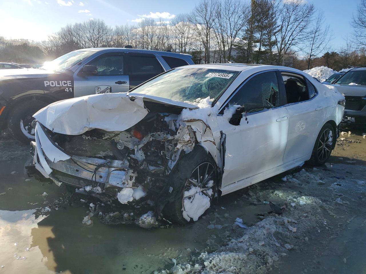 Salvage Toyota Camry Image