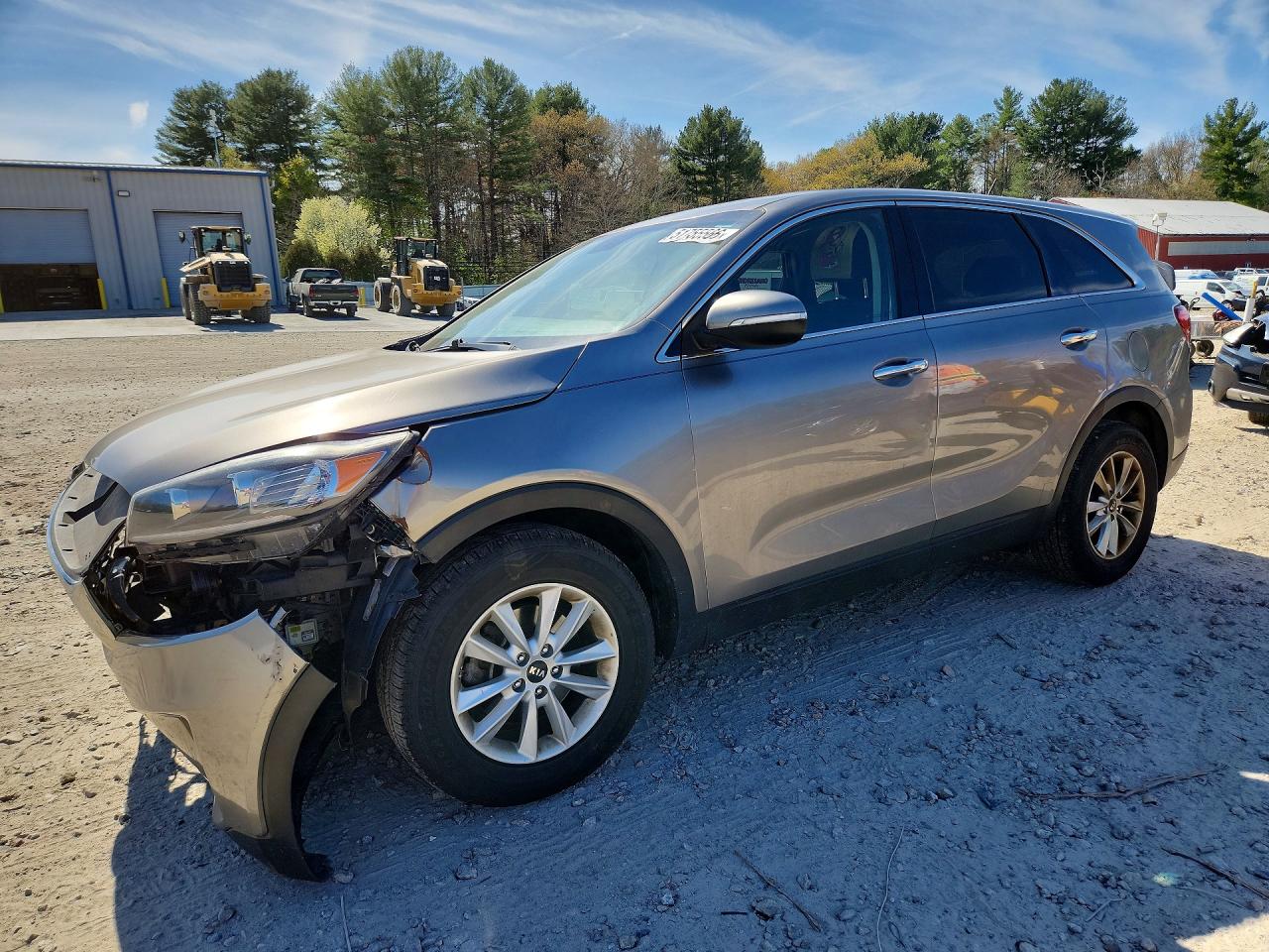 Salvage Kia Sorento Image