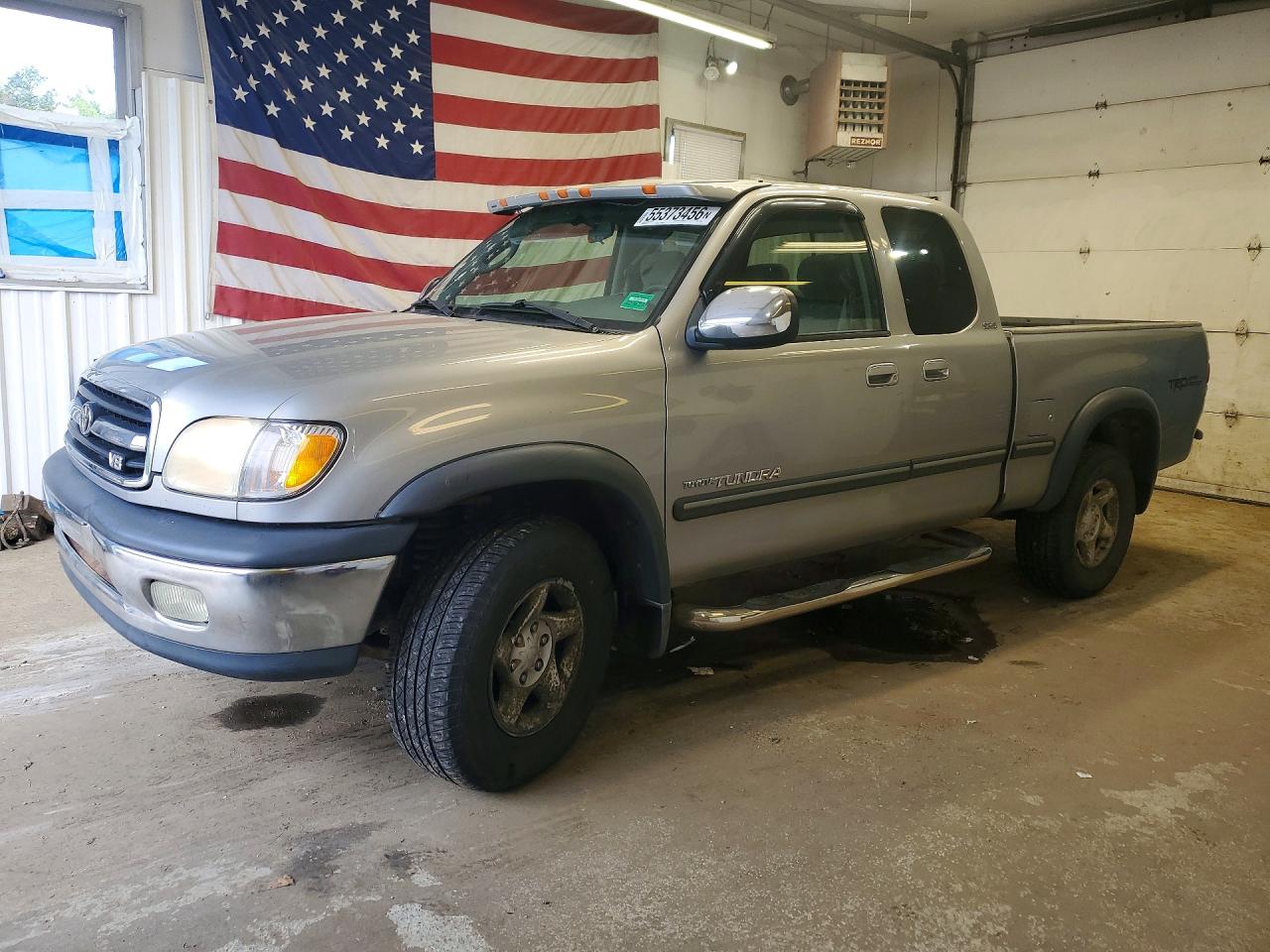Salvage Toyota Tundra Image