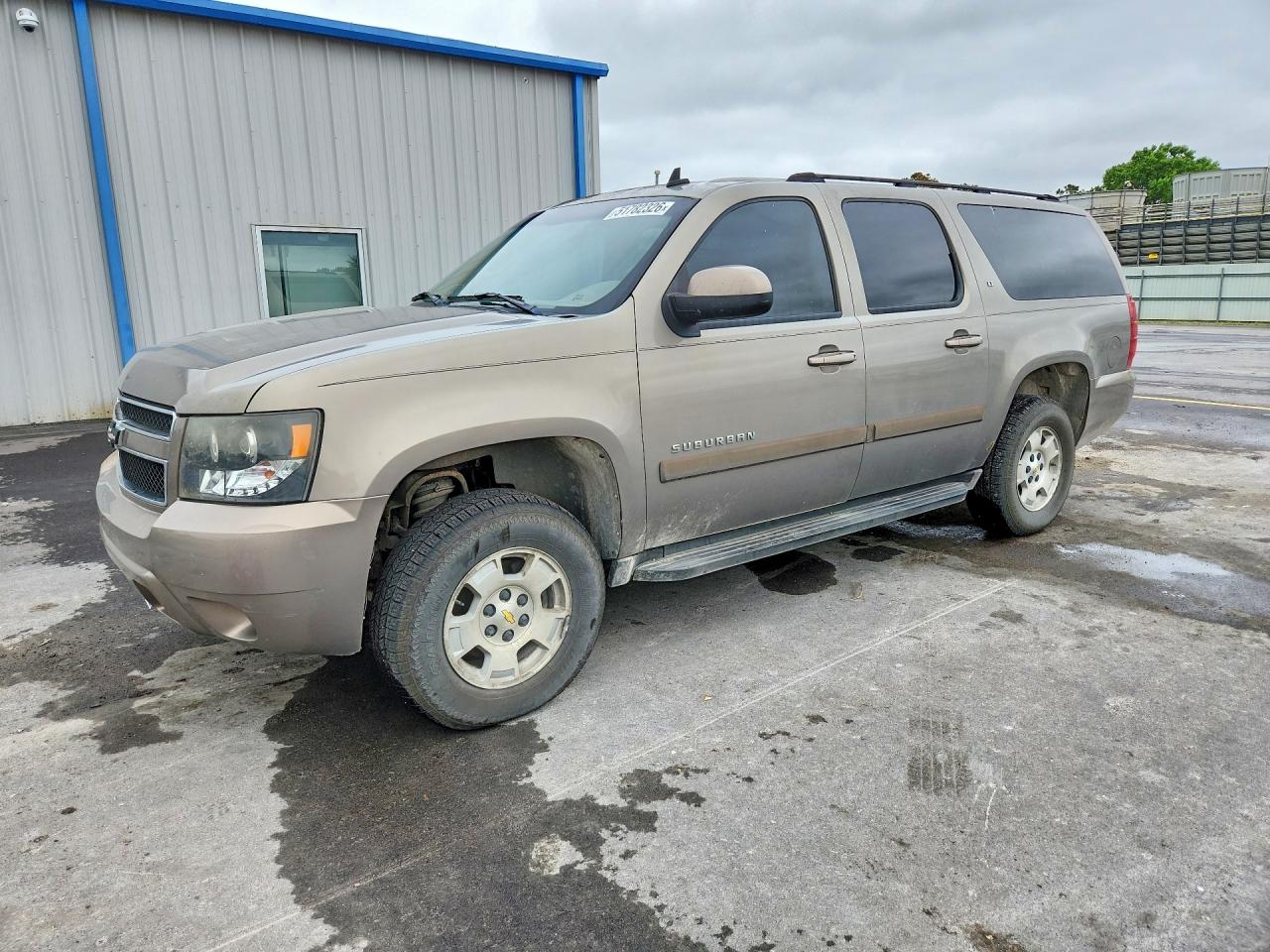 Salvage Chevrolet Suburban Image