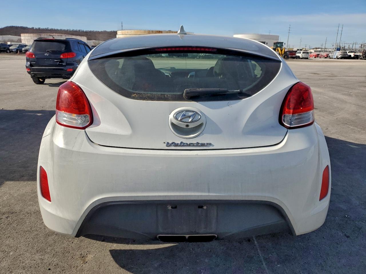 Hyundai VELOSTER Base