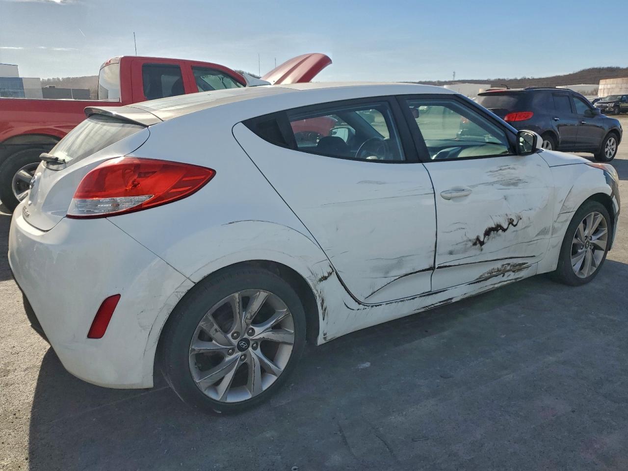 Hyundai VELOSTER Base