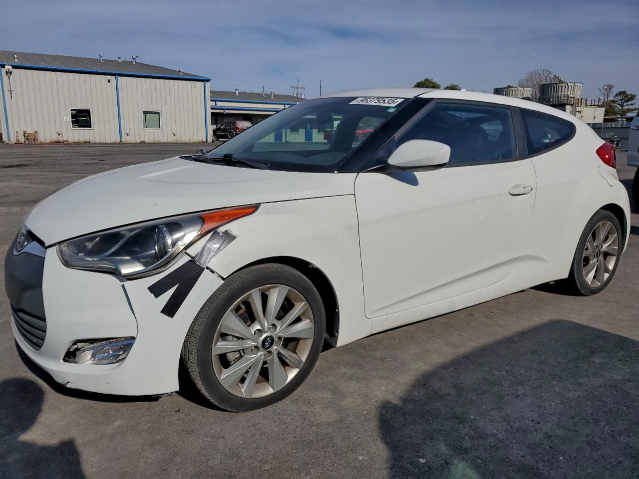 Salvage Hyundai VELOSTER Image