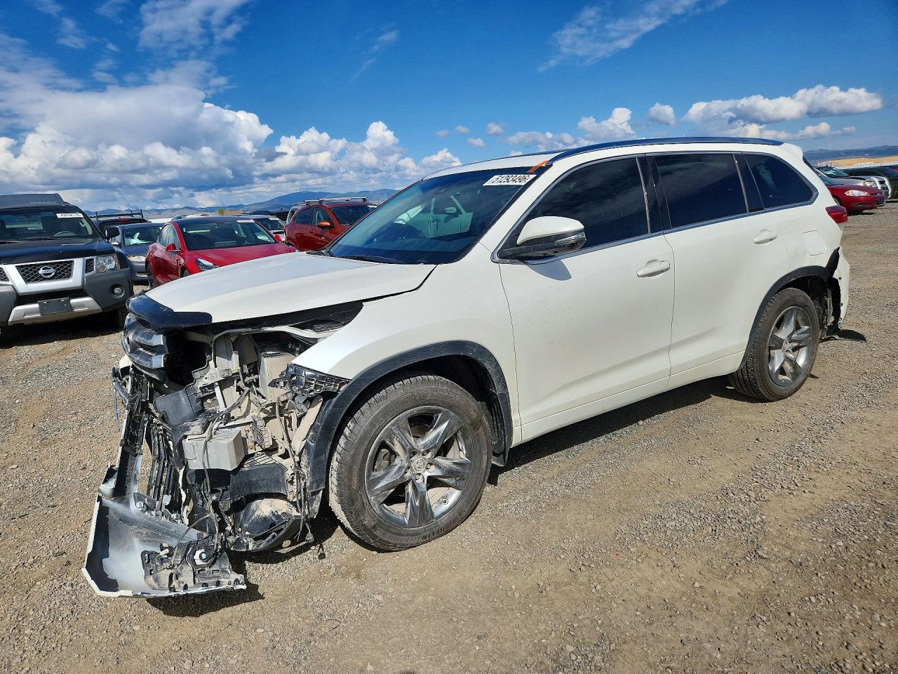 Salvage Toyota Highlander Image