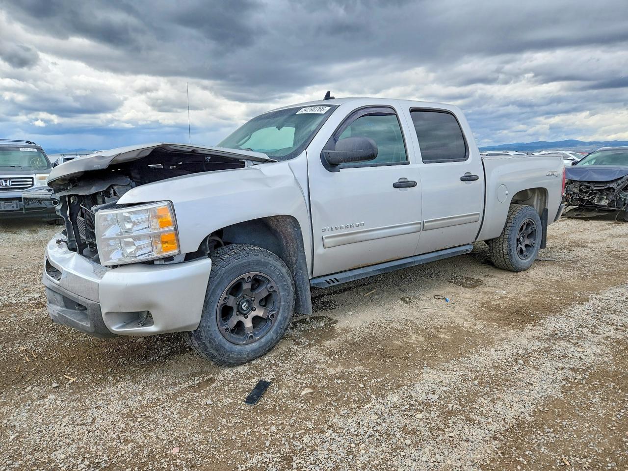 Salvage Chevrolet Silverado Image