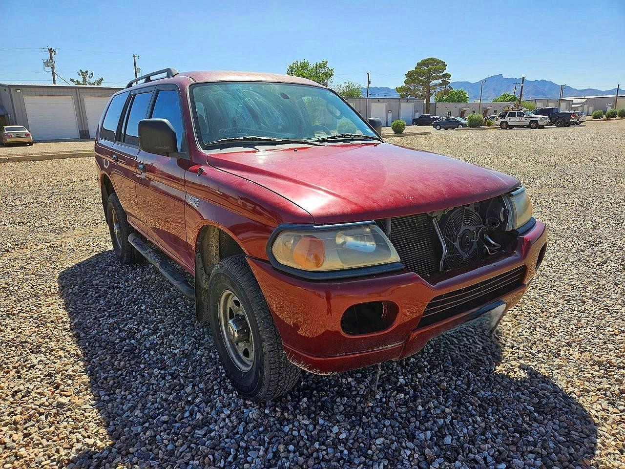 Salvage Mitsubishi Montero Image