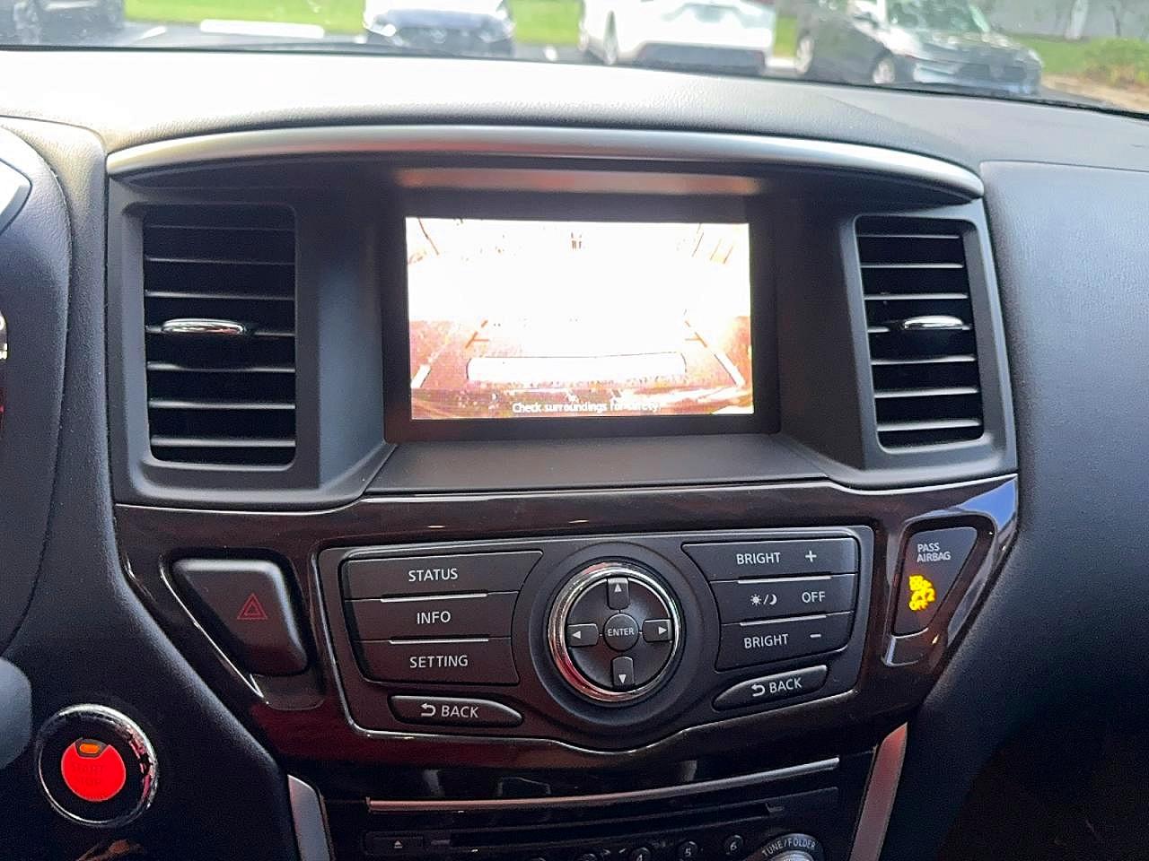 Nissan Pathfinder Sl