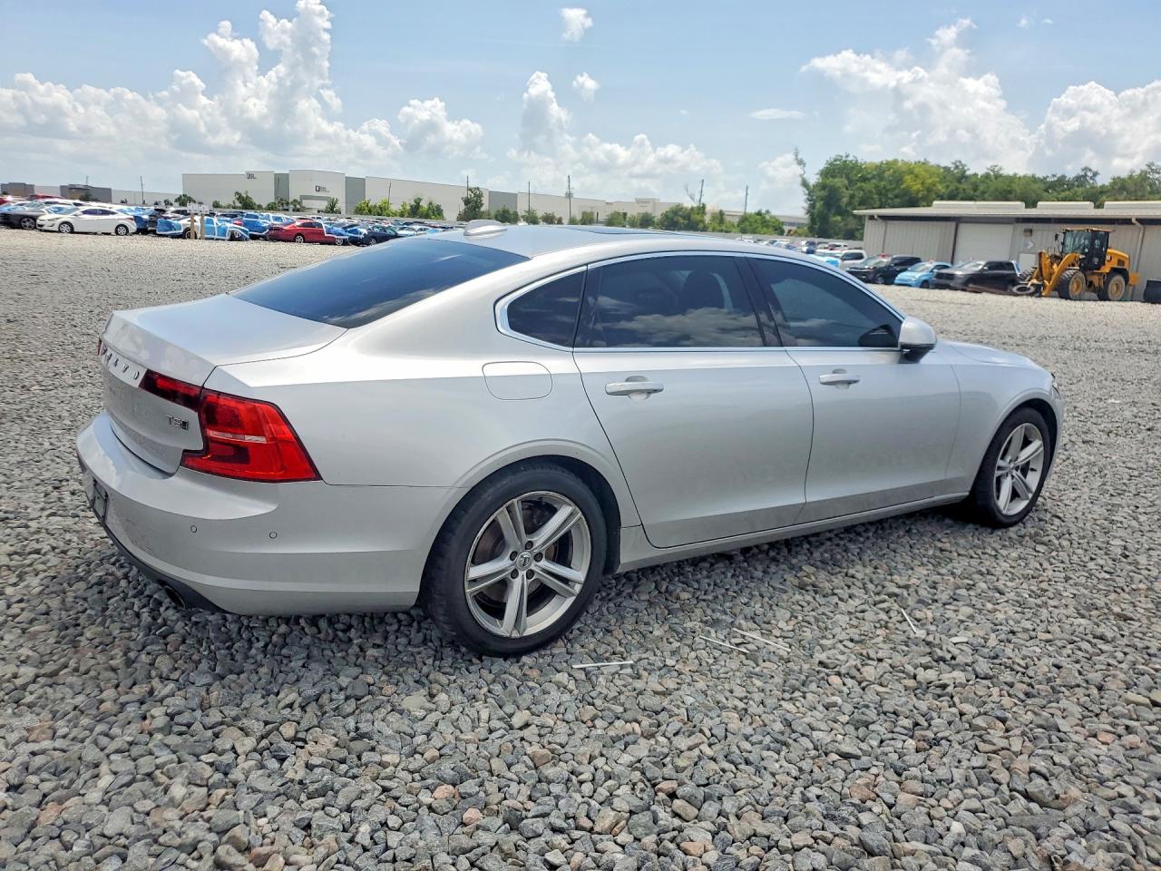 Volvo S90 T5 Momentum