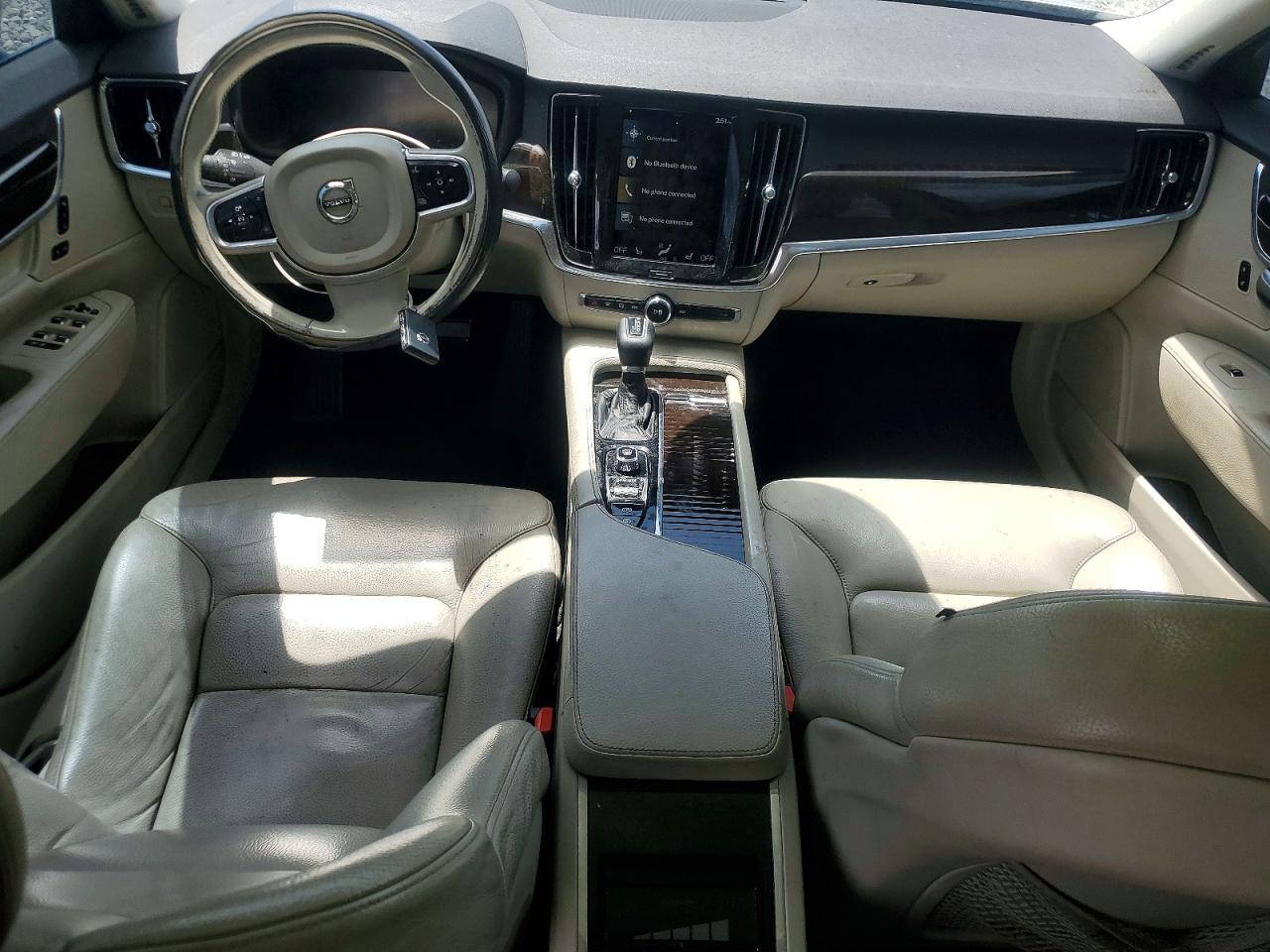 Volvo S90 T5 Momentum