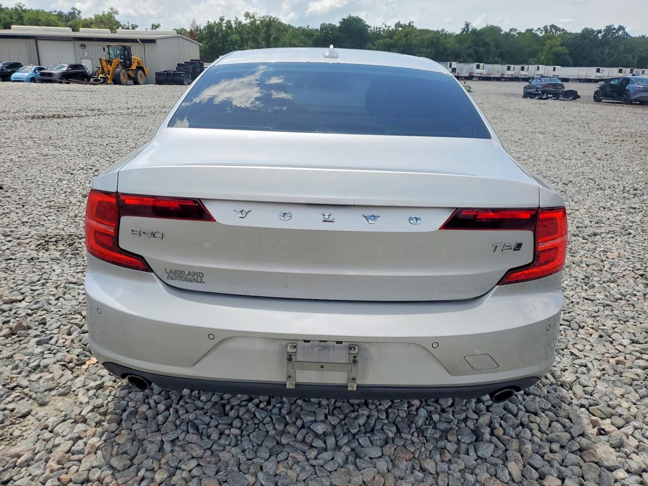 Volvo S90 T5 Momentum