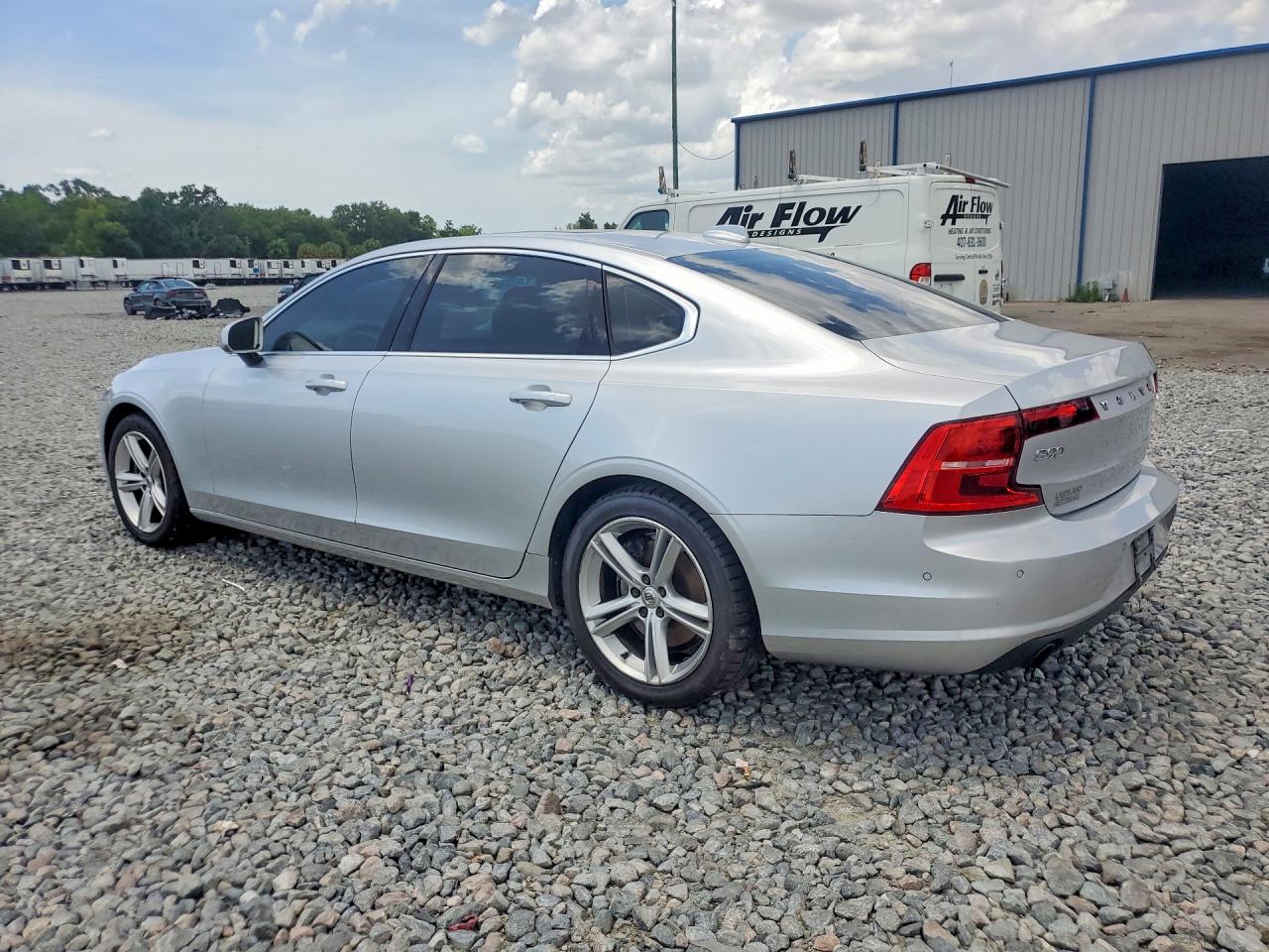 Volvo S90 T5 Momentum
