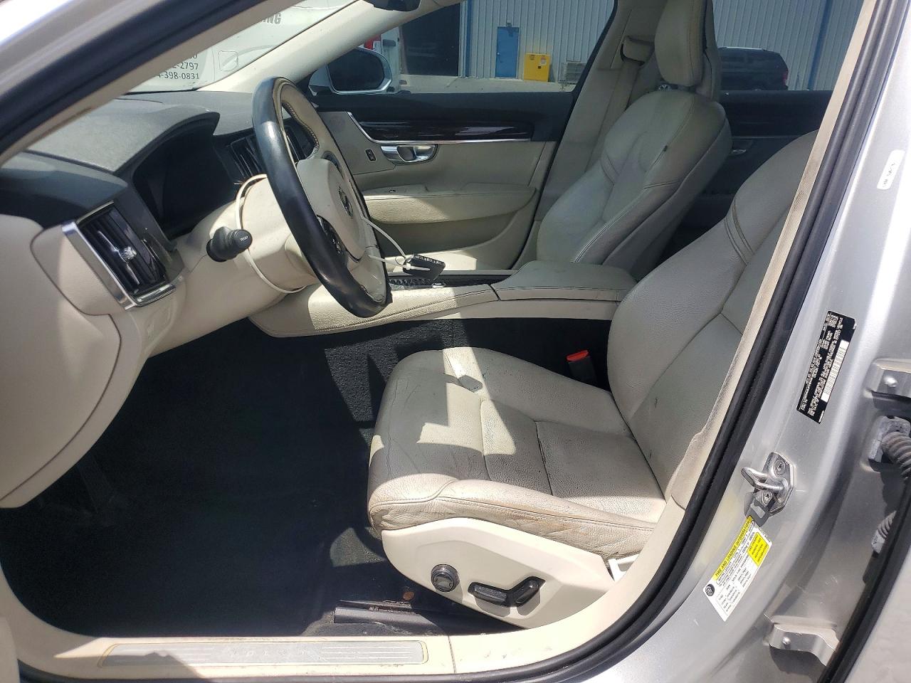 Volvo S90 T5 Momentum