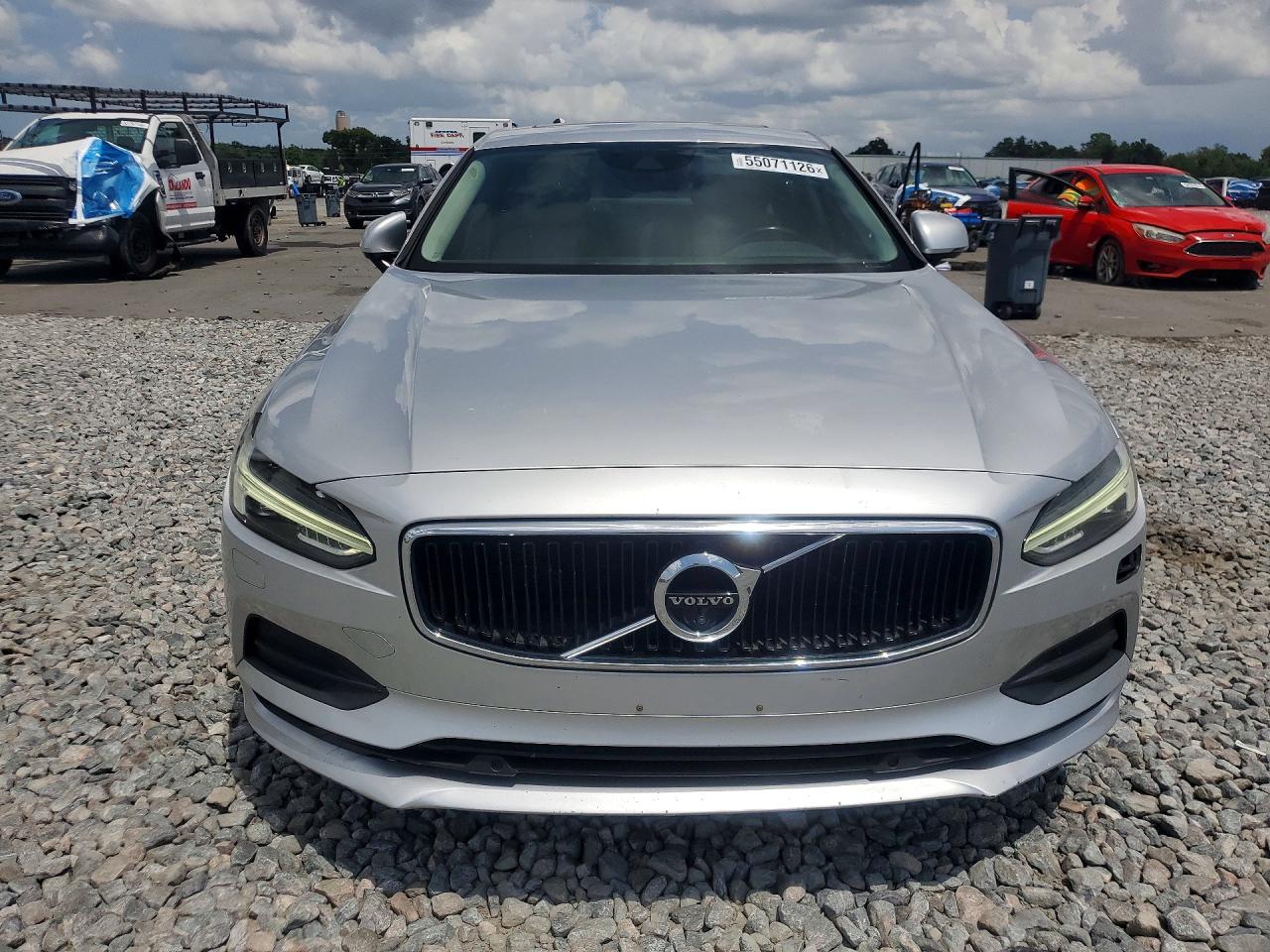 Volvo S90 T5 Momentum