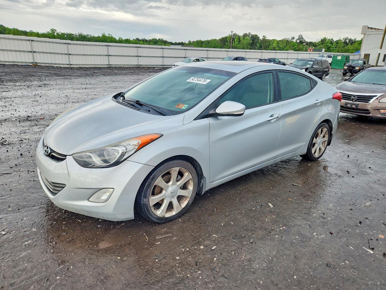 Salvage Hyundai ELANTRA Image