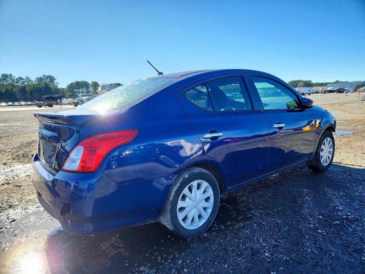 Nissan Versa Sv