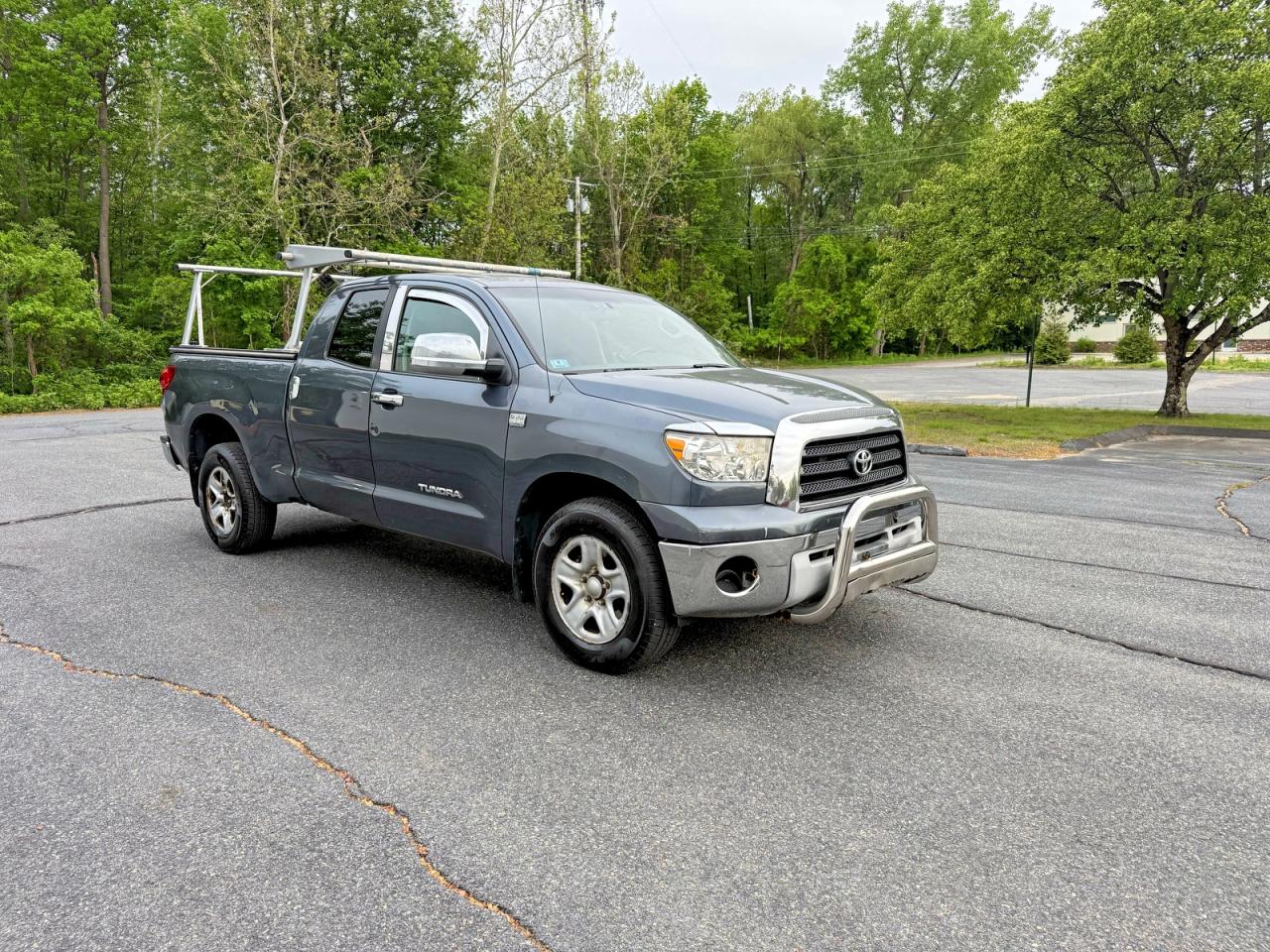 Salvage Toyota Tundra Image