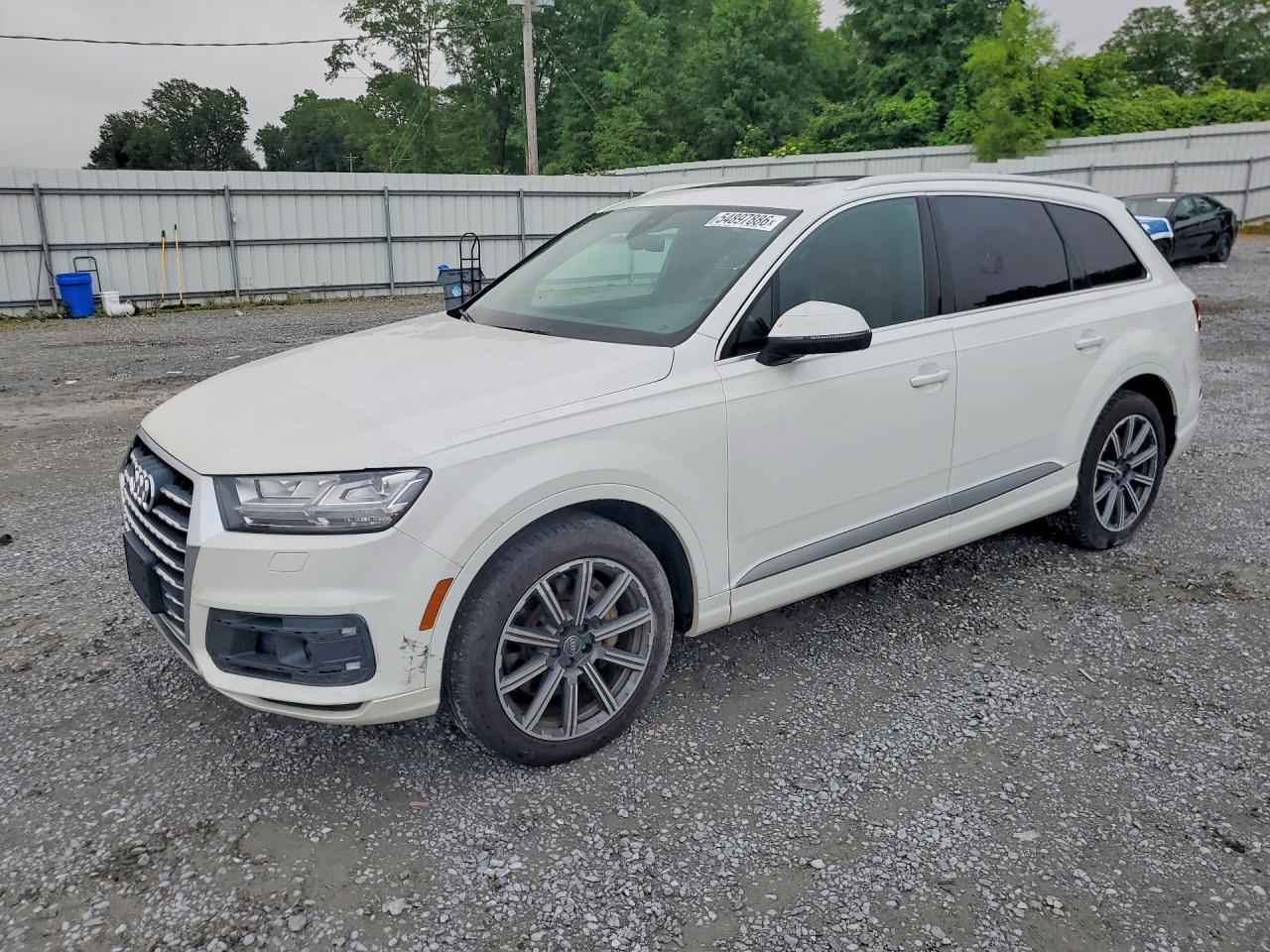 Salvage Audi Q7 Image