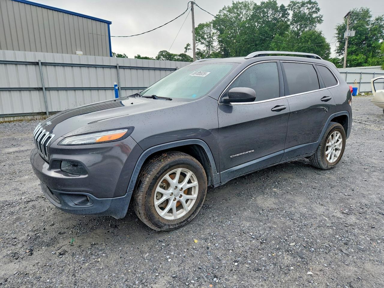 Salvage Jeep Cherokee Image