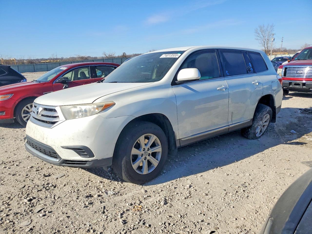 Salvage Toyota Highlander Image