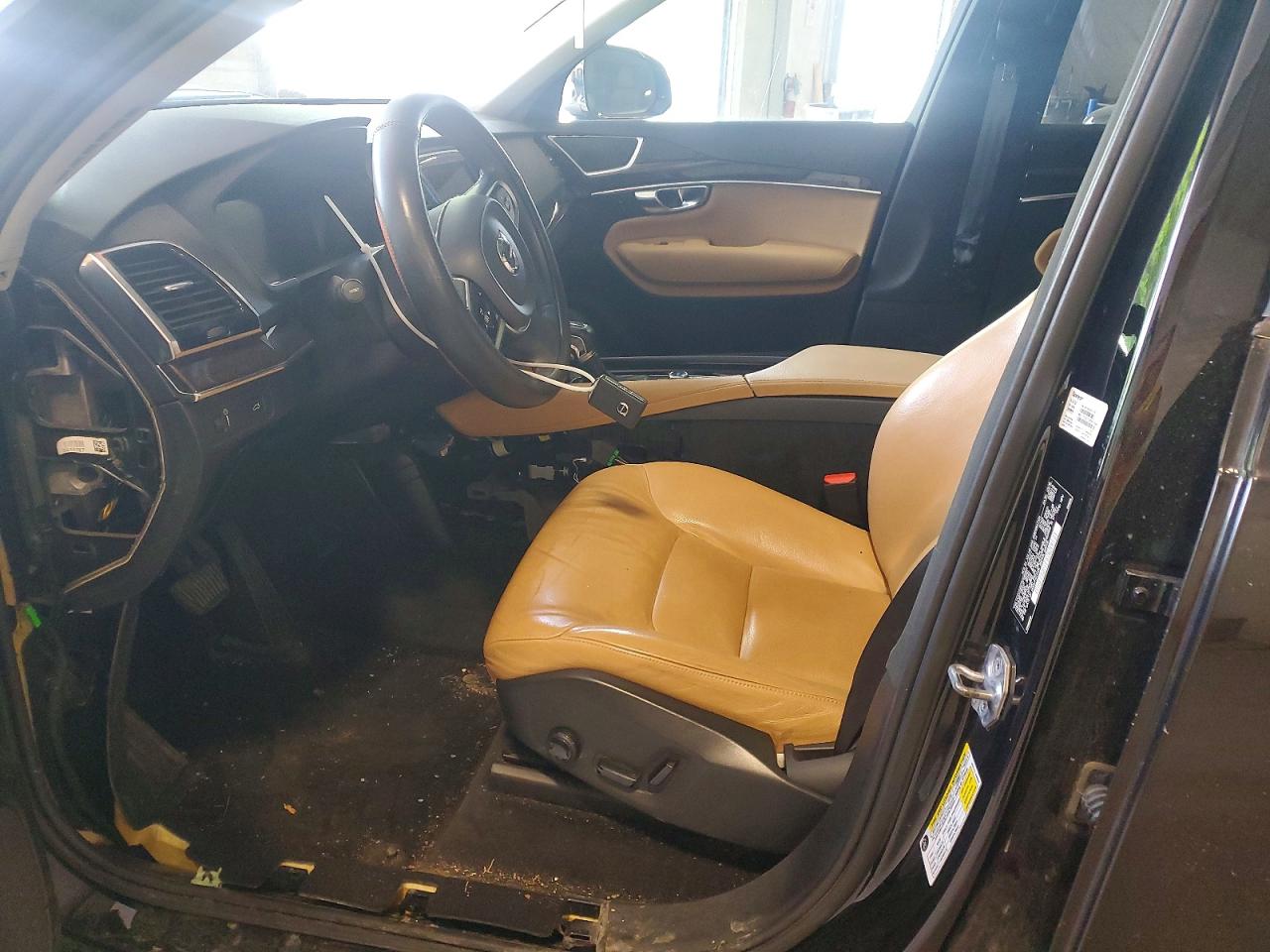 Volvo XC90 T6