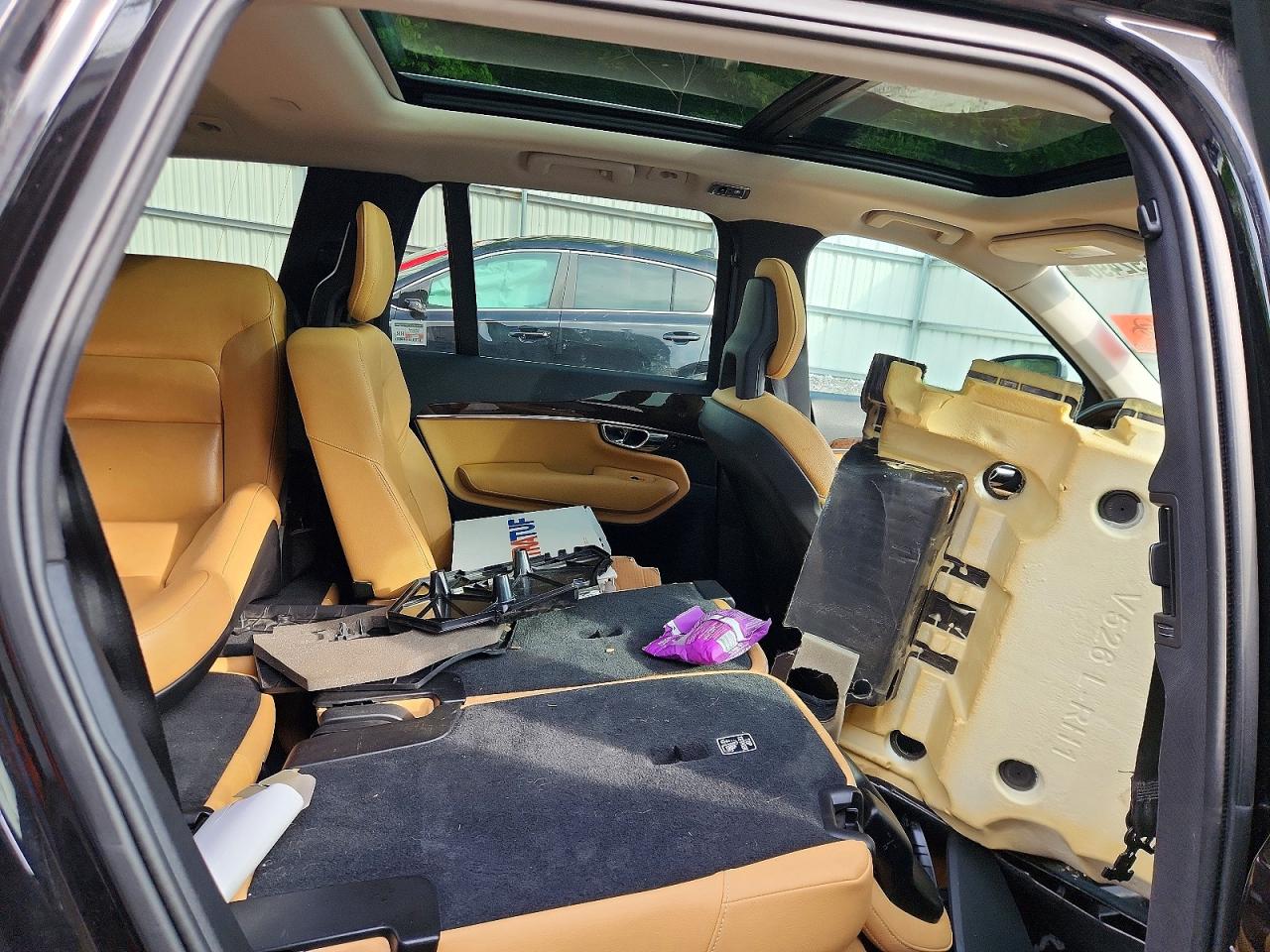 Volvo XC90 T6