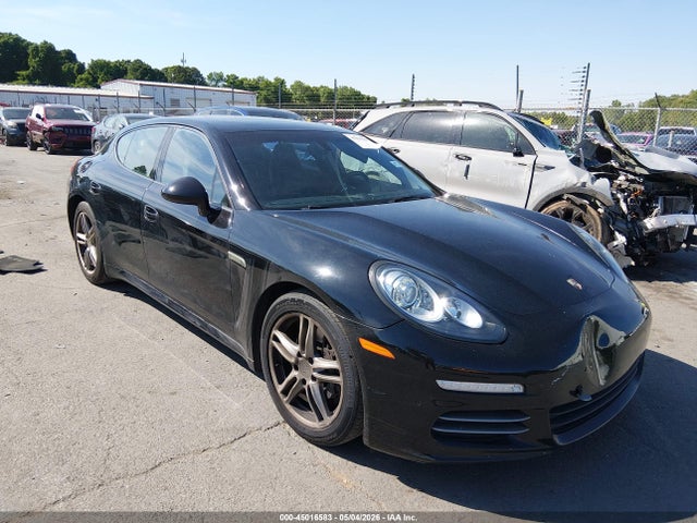 Salvage Porsche Panamera Image