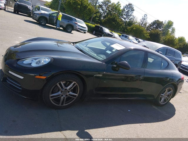 Porsche Panamera 4