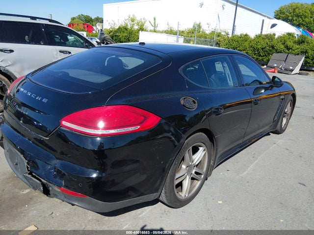 Porsche Panamera 4