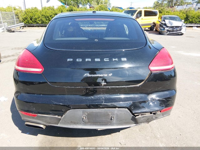 Porsche Panamera 4