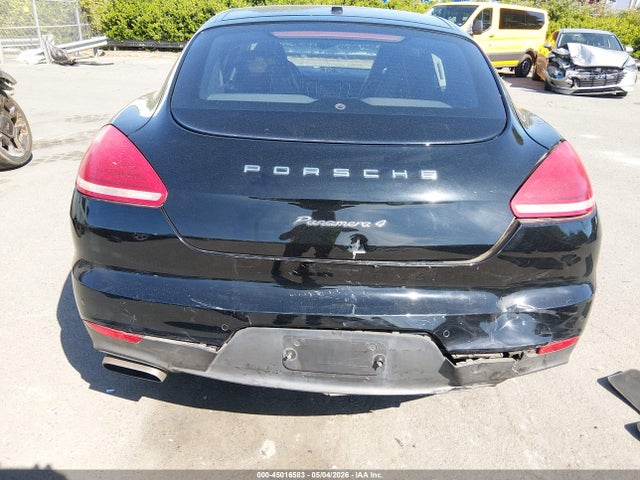 Porsche Panamera 4