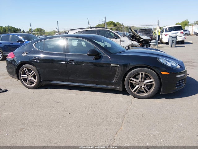 Porsche Panamera 4