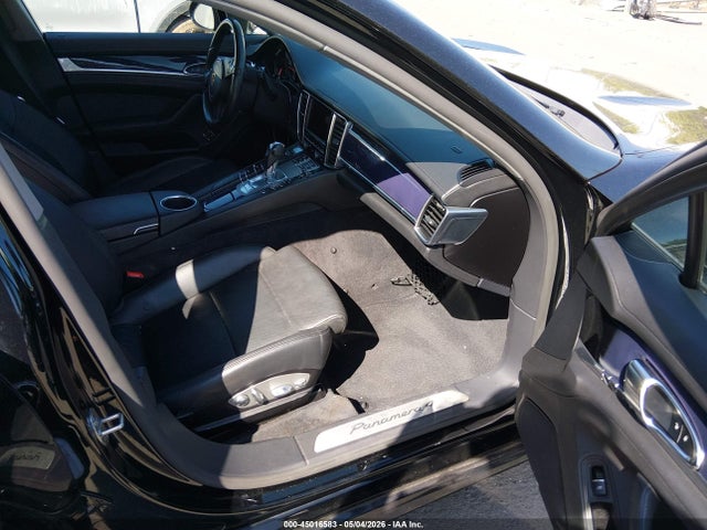 Porsche Panamera 4