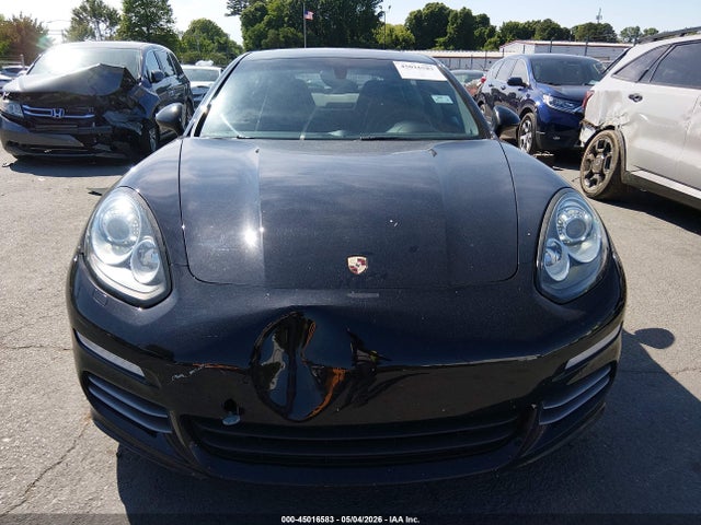 Porsche Panamera 4