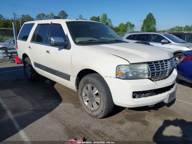 Salvage Lincoln Navigator Image