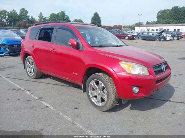 Salvage Toyota RAV4 Image